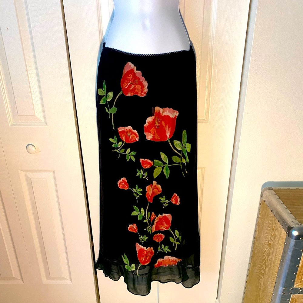 Absolutely gorgeous sequin embellished floral skirt🌺🌸🌺 Size MP